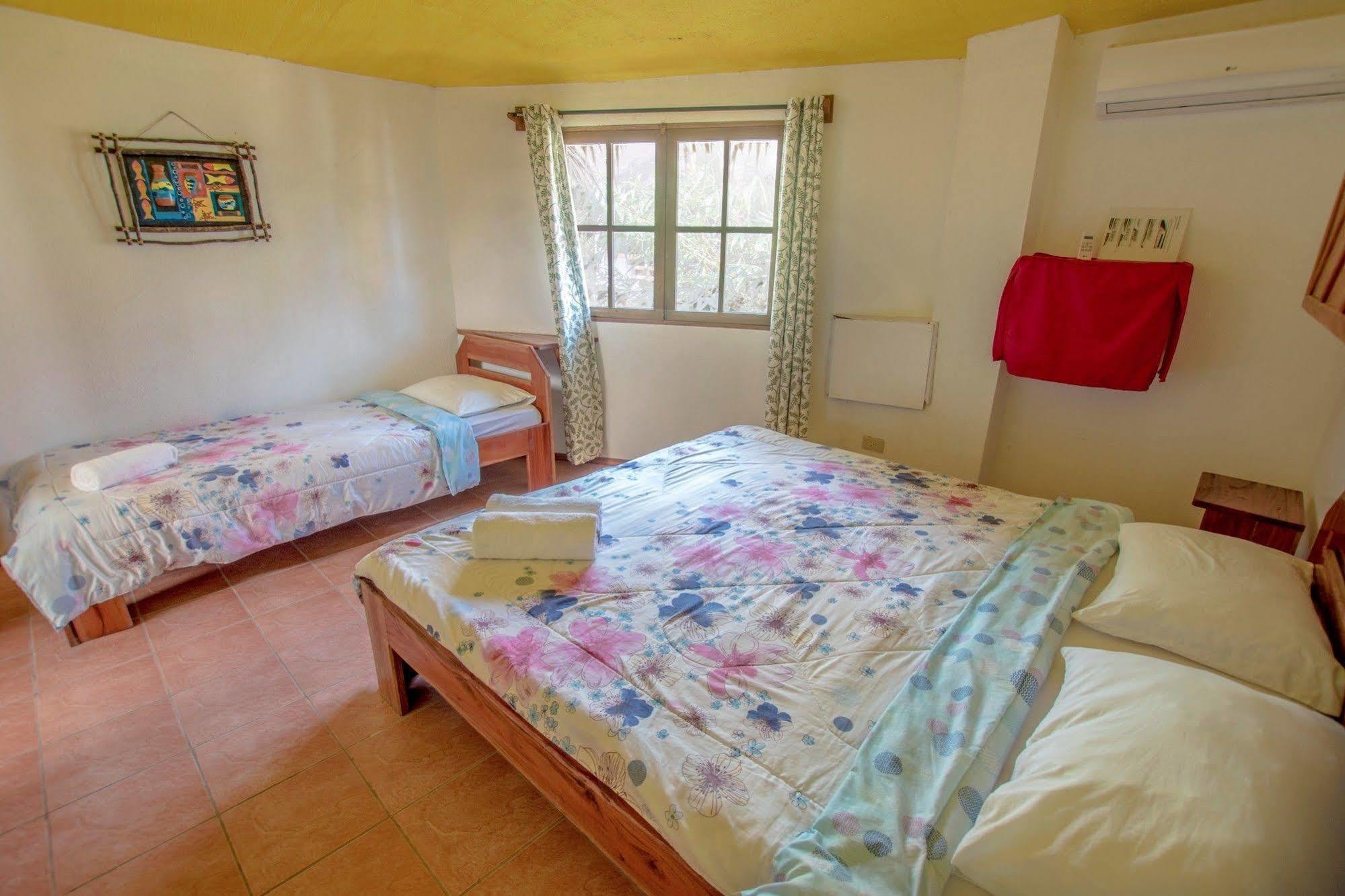Bamboo Bungalows Resthouse Balabag  Bagian luar foto