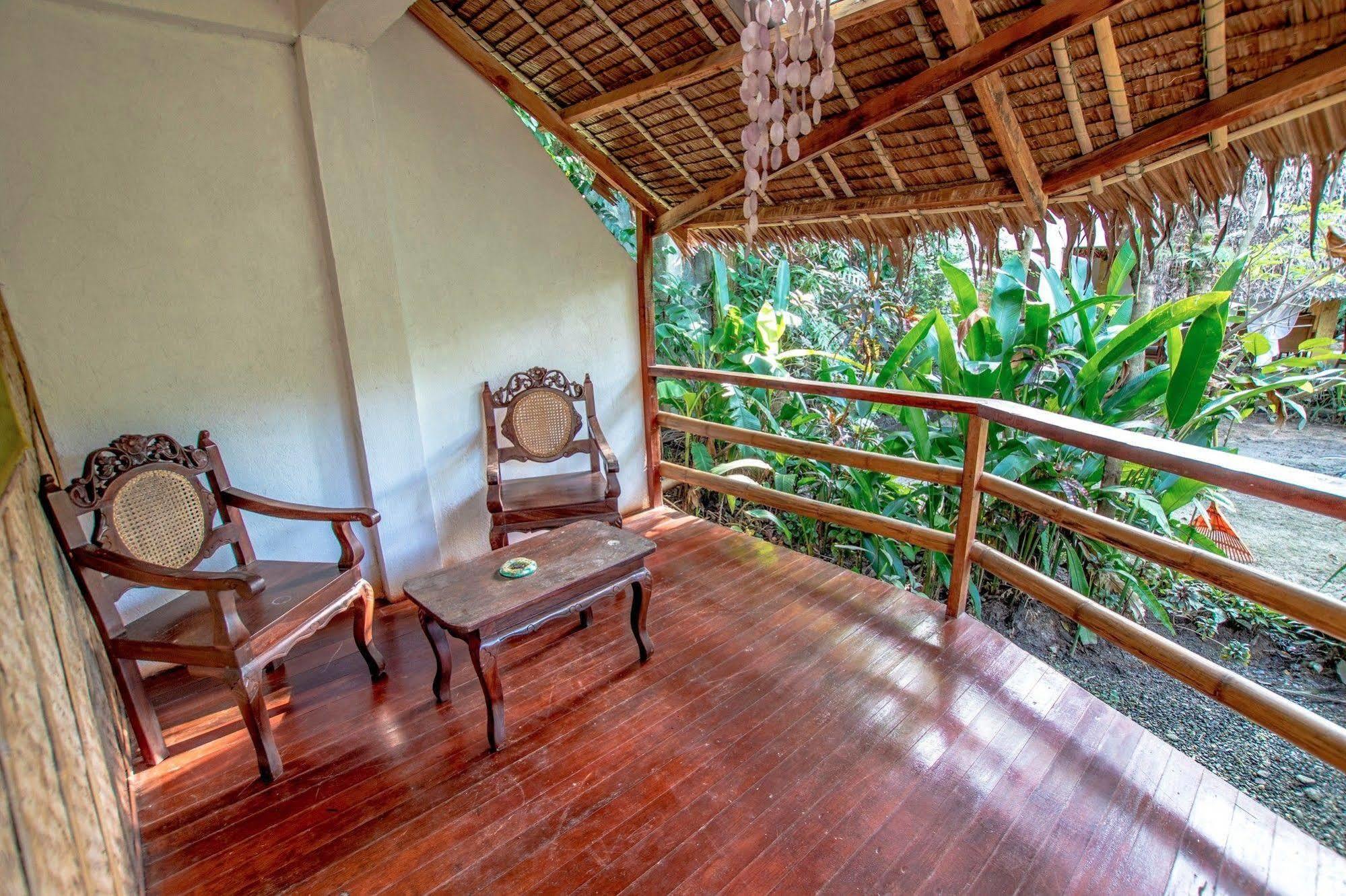 Bamboo Bungalows Resthouse Balabag  Bagian luar foto