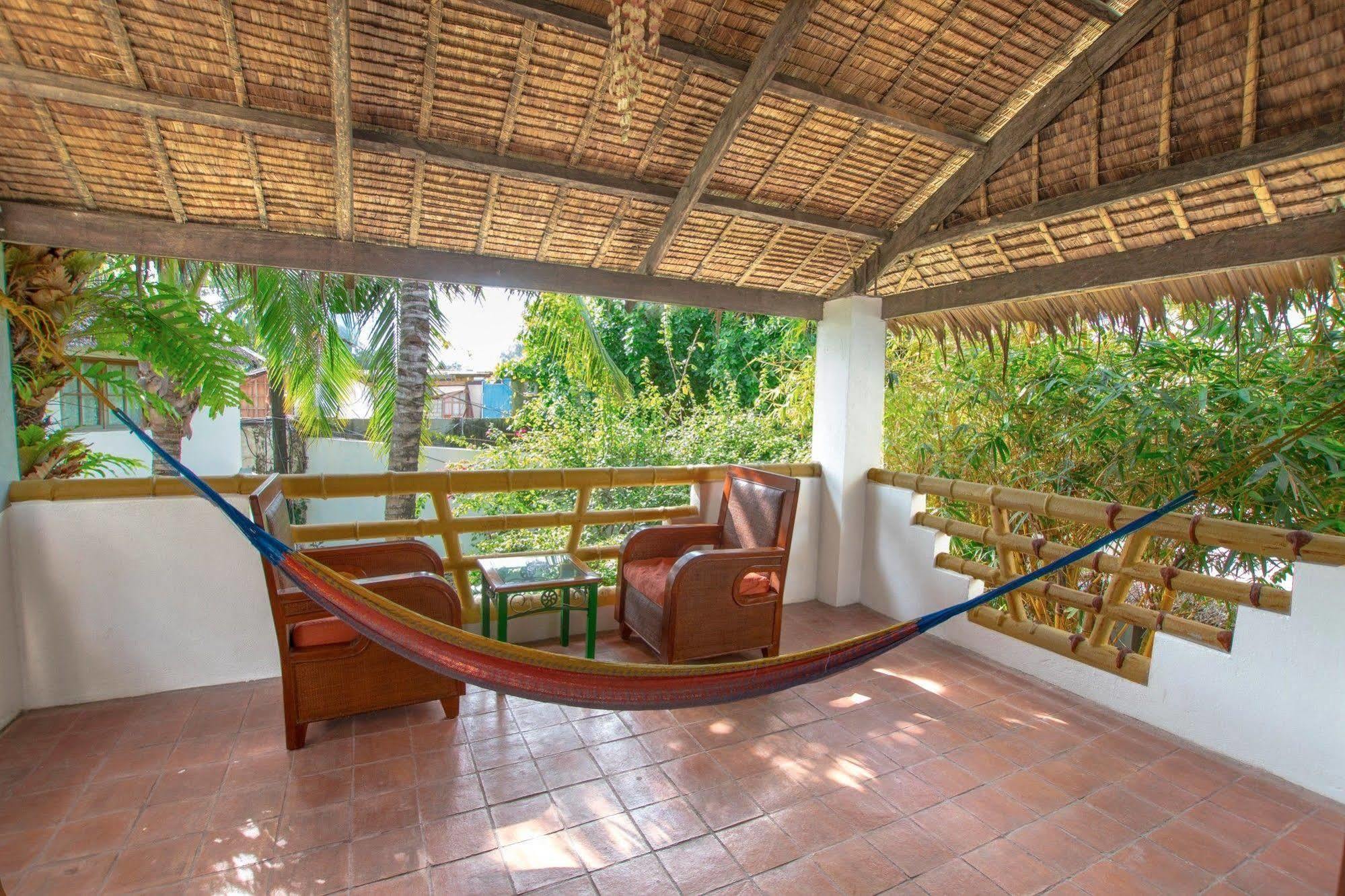 Bamboo Bungalows Resthouse Balabag  Bagian luar foto