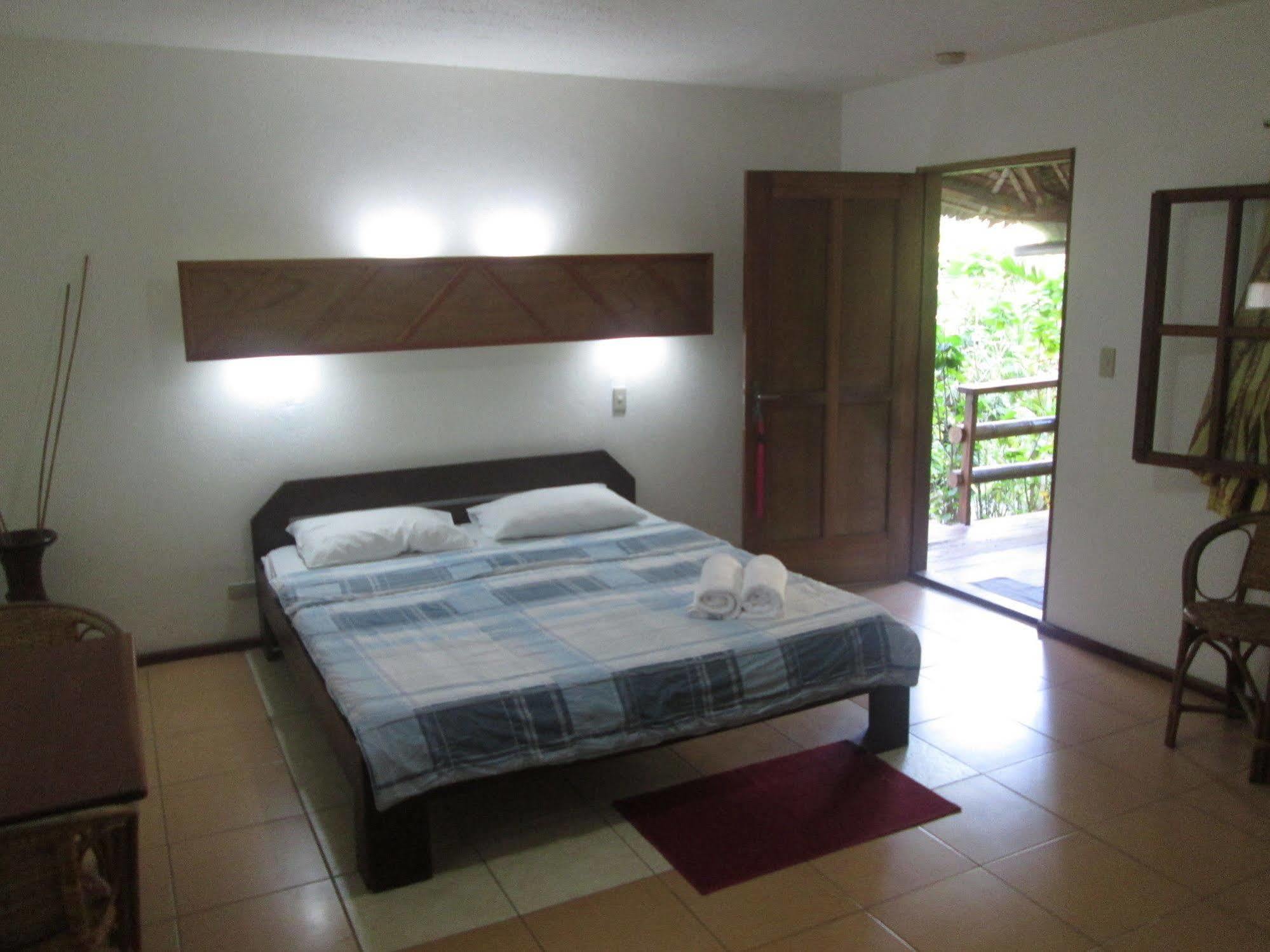 Bamboo Bungalows Resthouse Balabag  Bagian luar foto