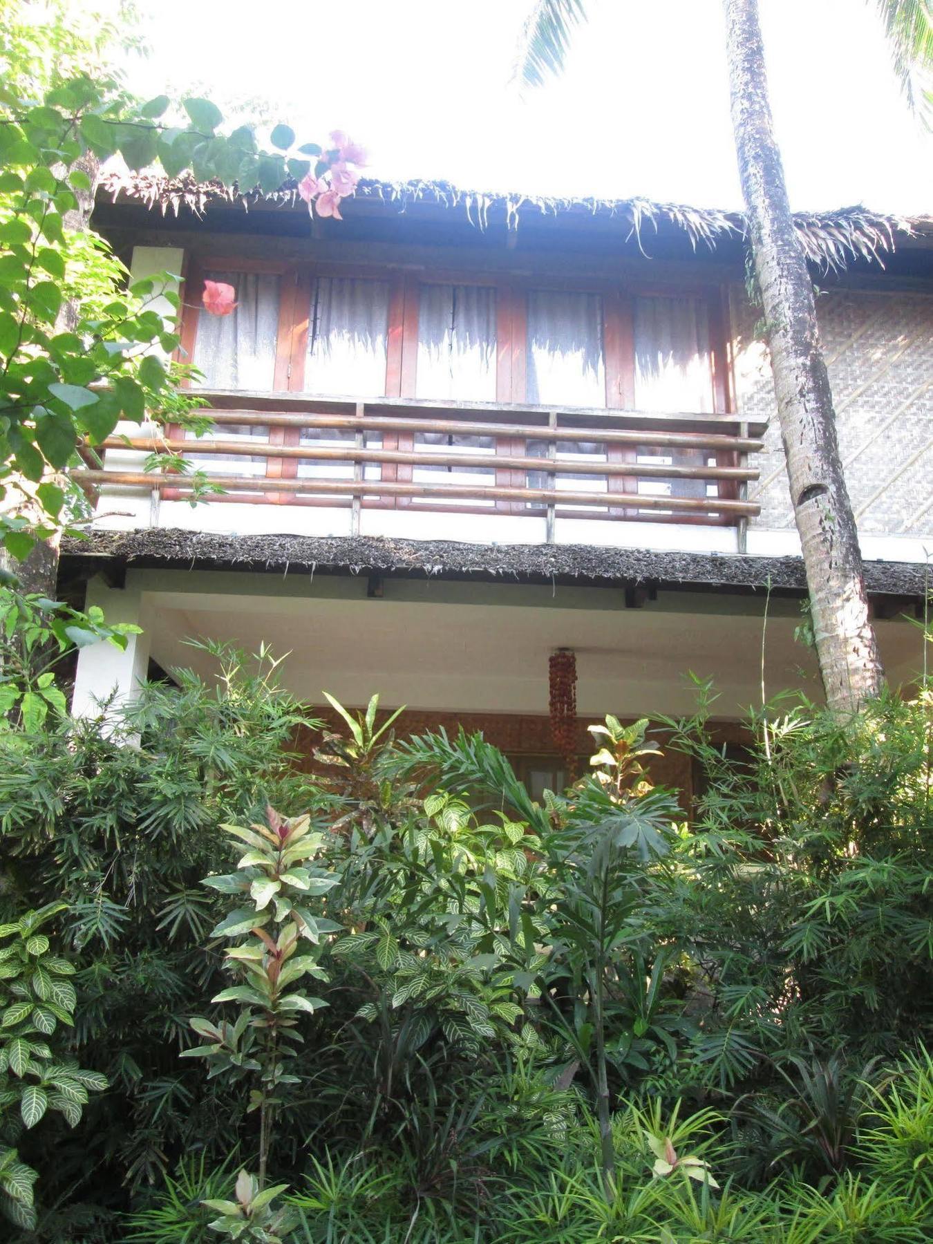 Bamboo Bungalows Resthouse Balabag  Bagian luar foto