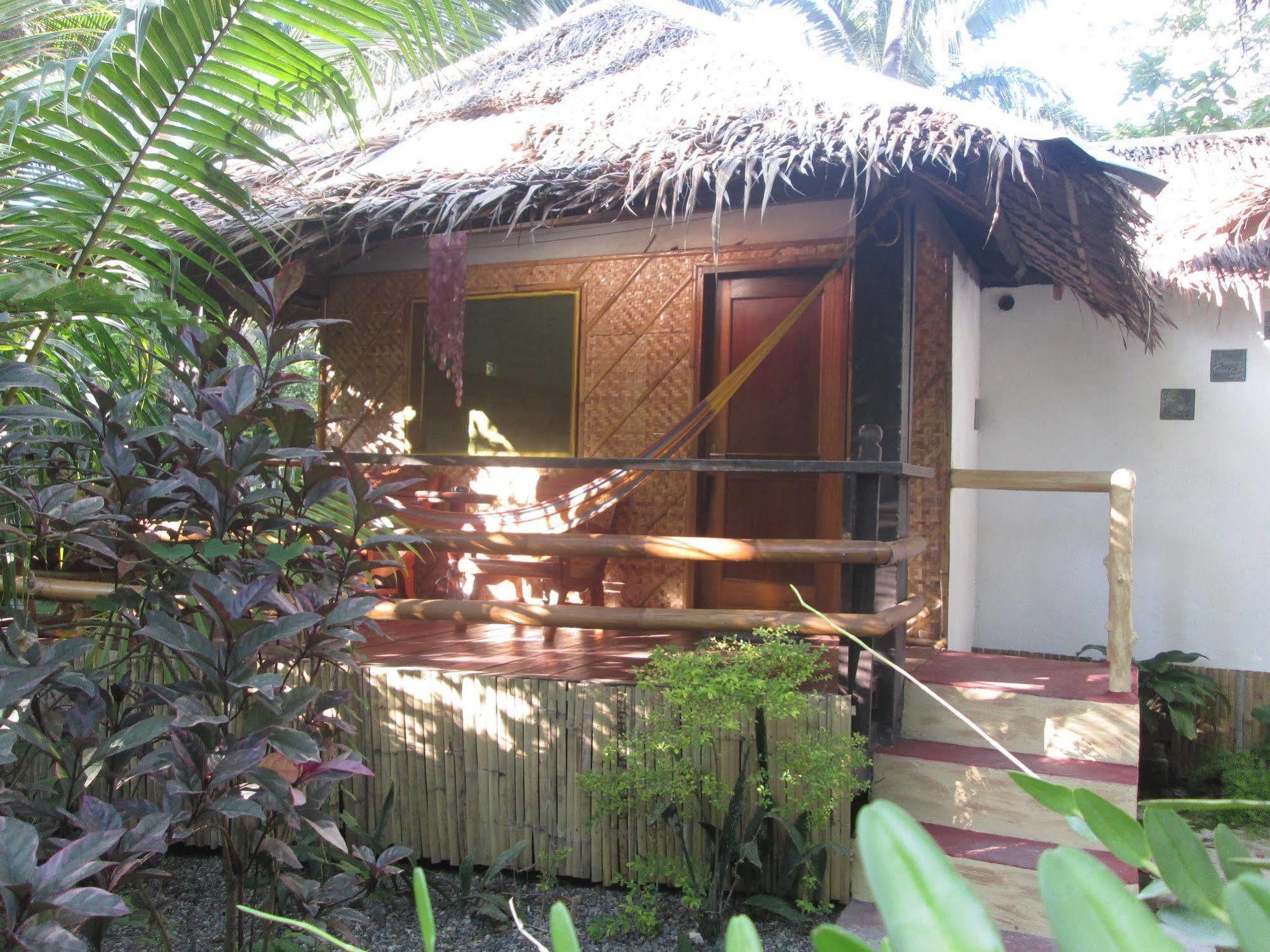 Bamboo Bungalows Resthouse Balabag  Bagian luar foto