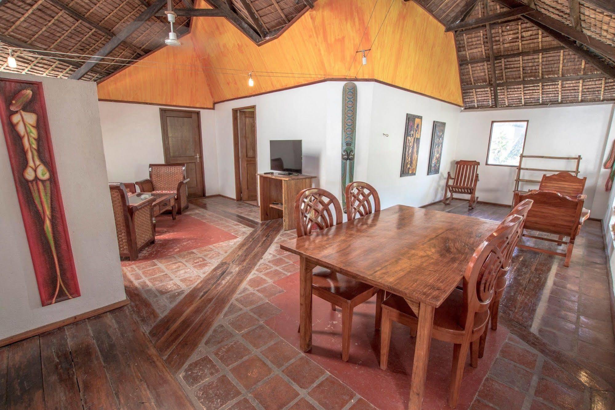 Bamboo Bungalows Resthouse Balabag  Bagian luar foto